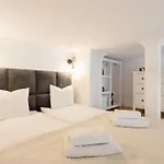 Urban Chic - City Center - Studio Apartment - Zlota